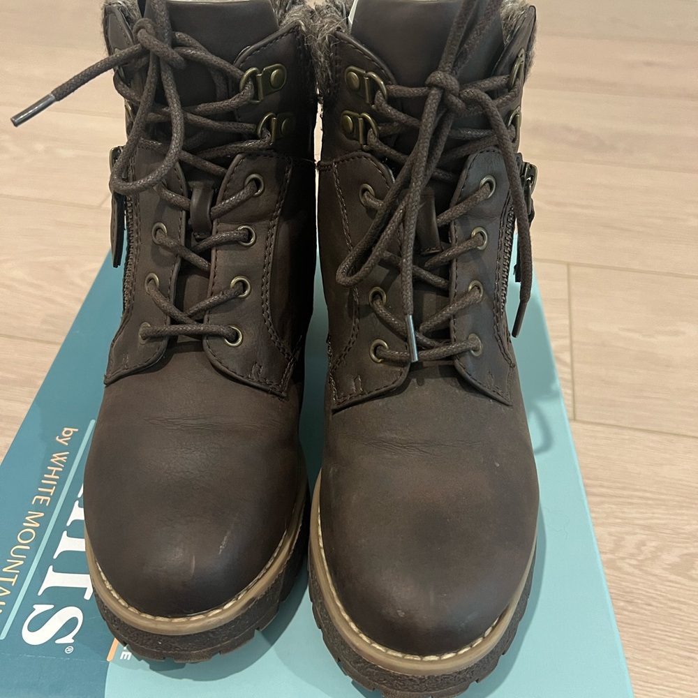White Mountain Women's Black Boots